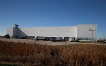 Exterior photo of Lineage's Wilmington - Design facility