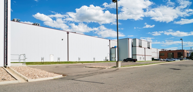 Exterior photo of Lineage's Henderson facility