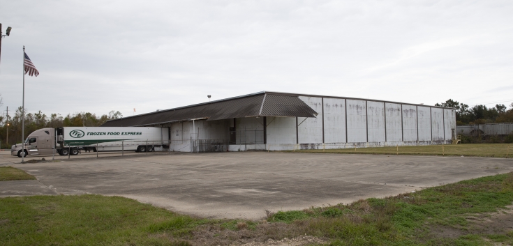 Exterior photo of Lineage's leased facility in Destrehan, LA