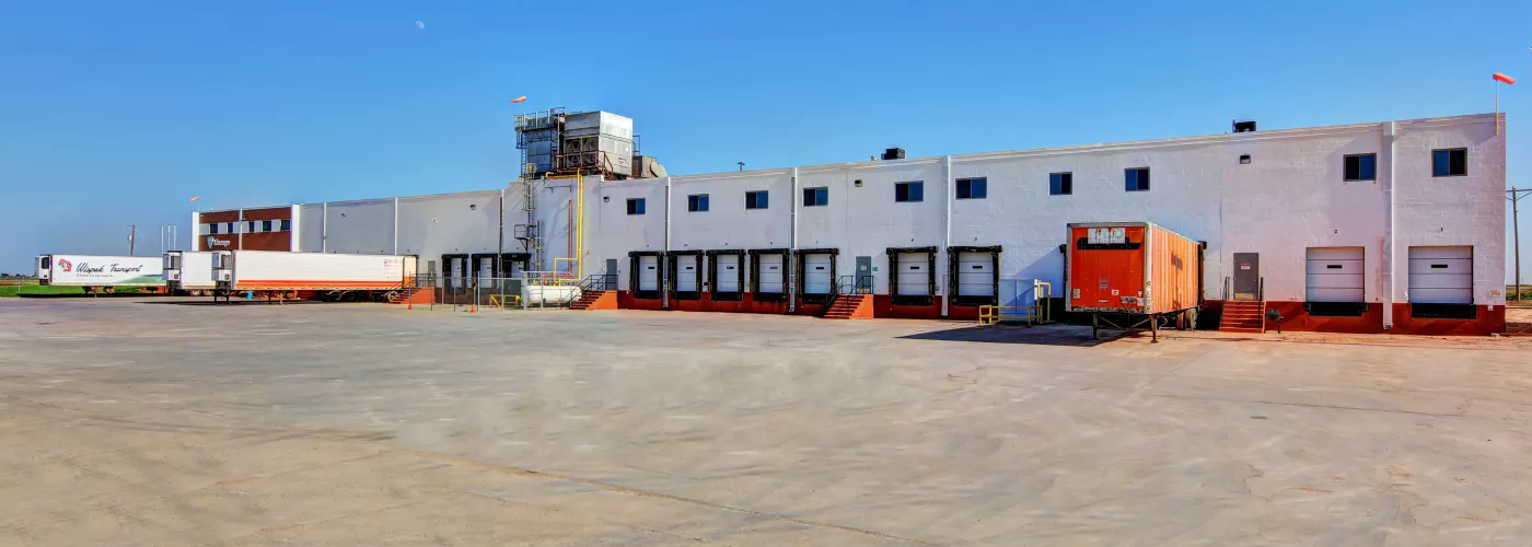 Exterior photo of Lineage's Friona facility