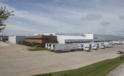 Exterior photo of Lineage's Chicago - Batavia facility